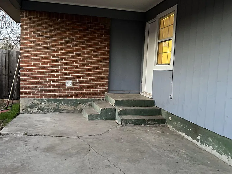 2203 Tolosa Dr — Photo 23