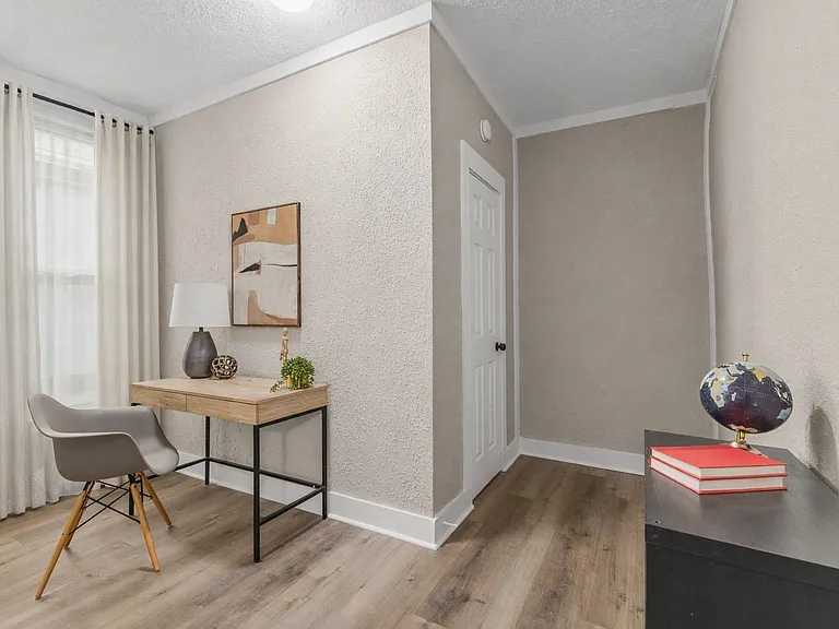 1153 Villa Ave — Photo 13