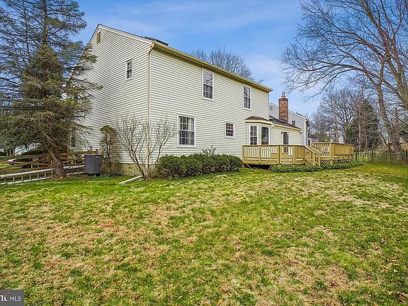 4th image of 15608 Wapello Way