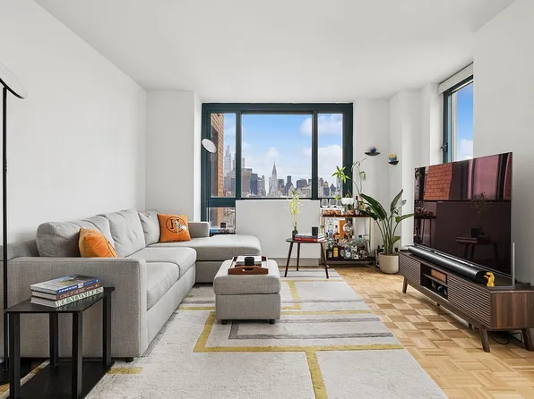1 Irving Pl APT G27b, New York, NY 10003