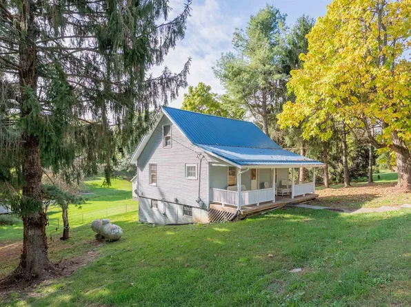 1450 Harman Dr, Christiansburg, VA 24073