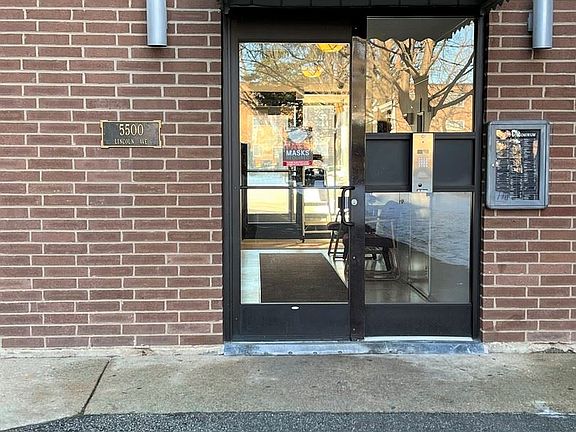 3rd image of 5500 Lincoln Ave Unit 401-W