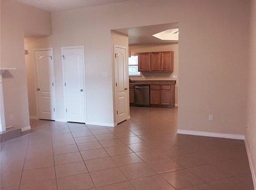 5th image of 1904 Bayou View Dr