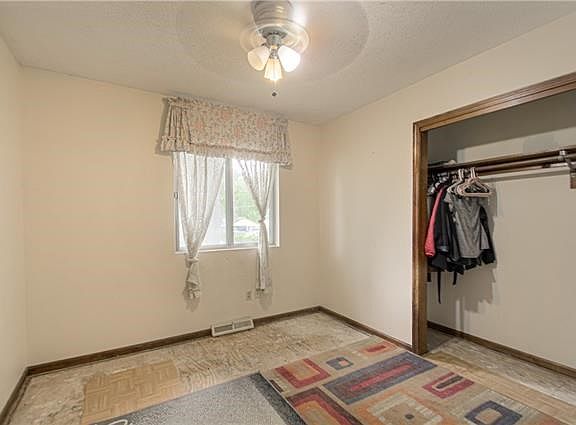 5th image of 3002 Maplewood Dr