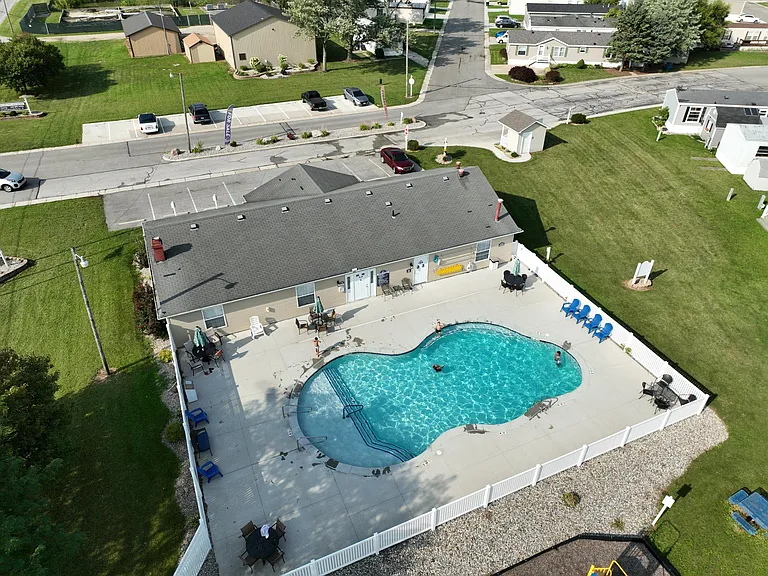 Perrysburg Estates — Photo 18