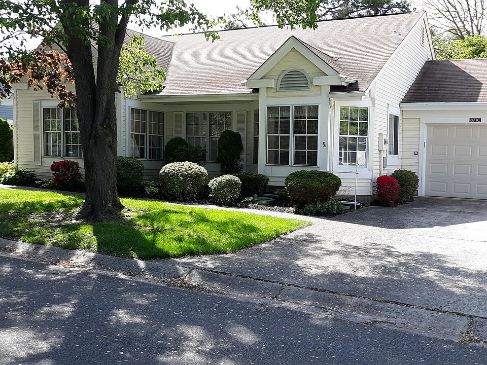 1st image of 877C Winchester Ct