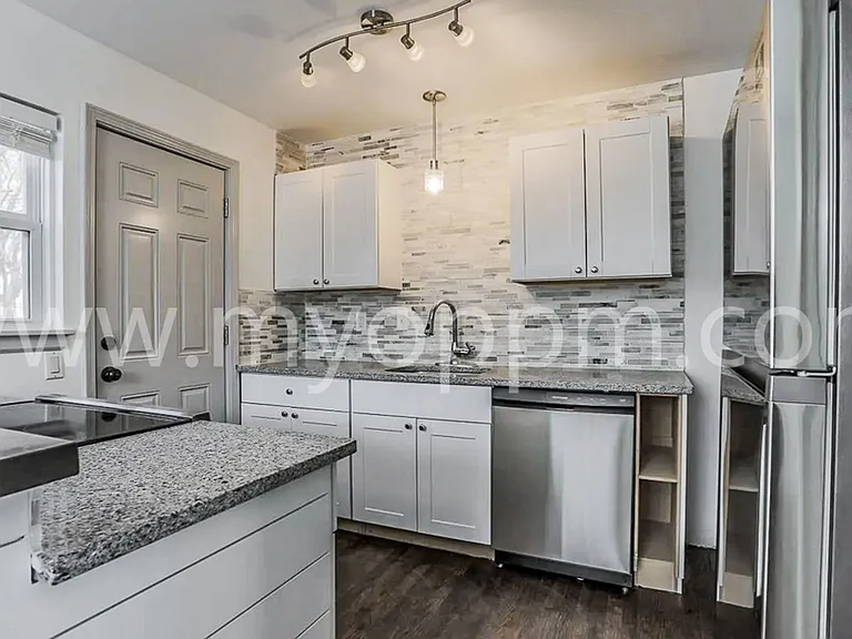 4360 Davenport St — Photo 7