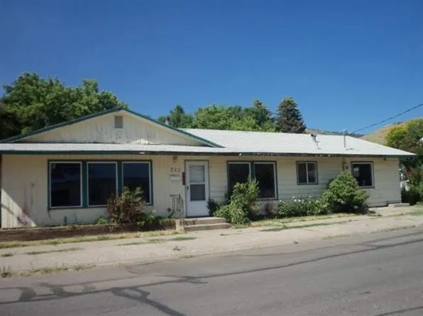 748 S 7th St, Lakeview, OR 97630