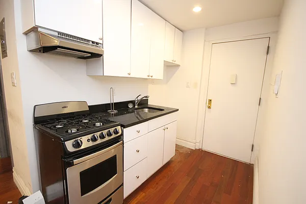 Rented by Compass | media 24