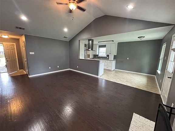 3rd image of 619 Allencrest Dr
