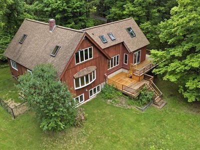 15 Polygraphic Lane, N Bennington, VT, 05257
