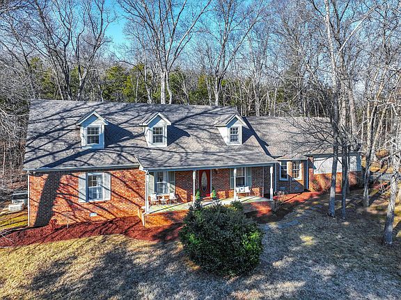 3rd image of 674 Kingwood Ln