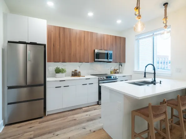 2621 W Oxford St, Philadelphia, PA