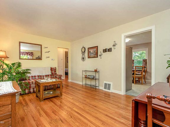5th image of 1146 Eastmont Dr SE