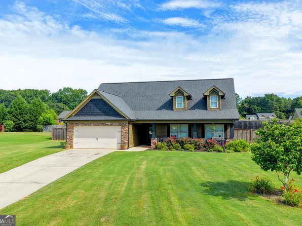 82 Lake Point Ct, Jefferson, GA 30549