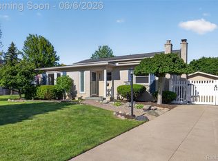 33942 Coachwood Dr, Sterling Heights, MI 48312