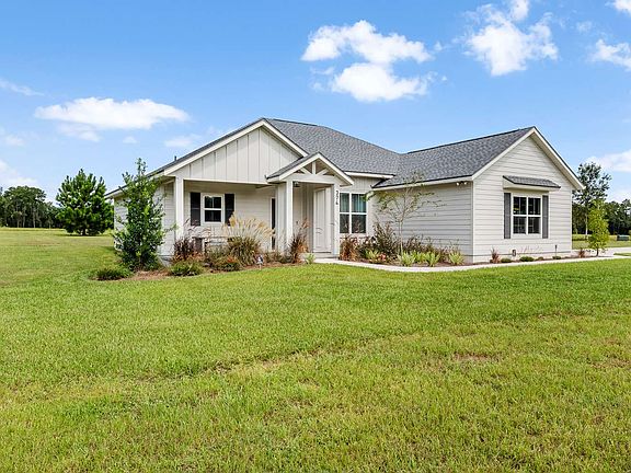 3rd image of 374 SW Nightshade Dr