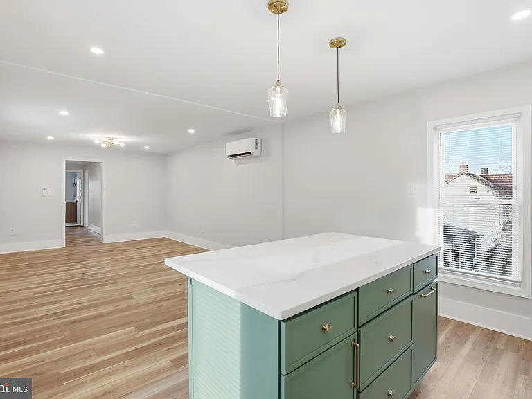 319 E A St #1 — Photo 11