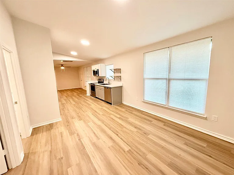 2237 Wilburforce St — Photo 9