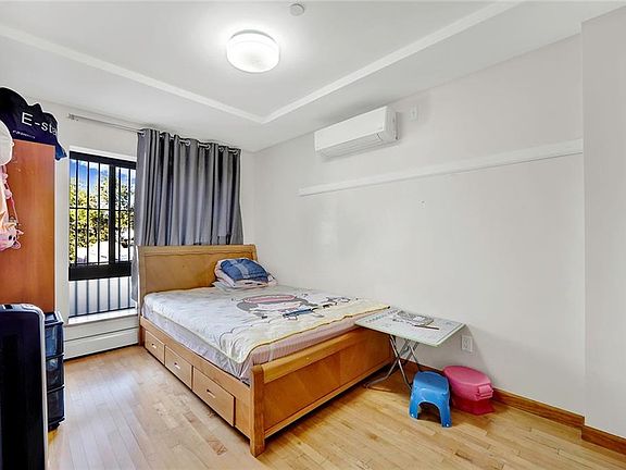 5th image of 913 60th St #4R
