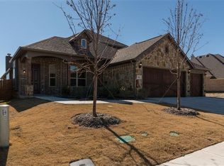 402 Calvert Dr, Midlothian, TX 76065