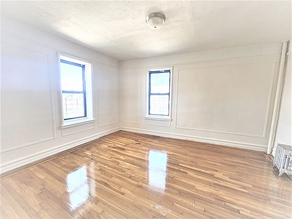 3rd image of 660 E 242nd St APT 4C