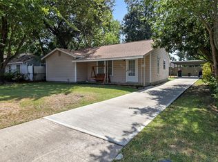 702 Parkway St, Baytown, TX 77520