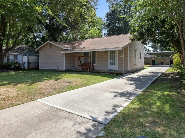 702 Parkway St, Baytown, TX 77520