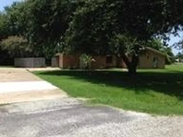 620 S 11th St, Nederland, TX 77627