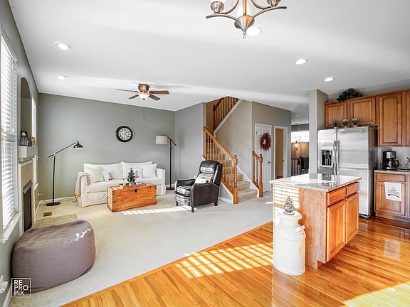 5th image of 220 Comstock Dr #220