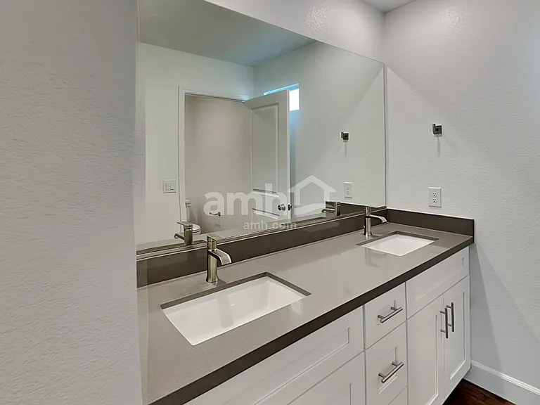 10122 Cathedral Spires Ave — Photo 15