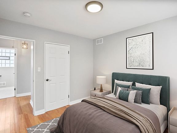 5th image of 2801 Oak St