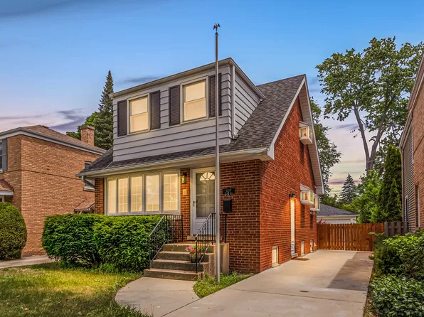 1219 Potter Rd, Park Ridge, IL 60068
