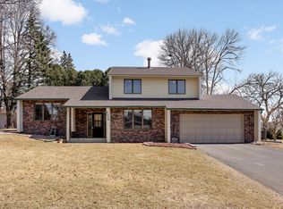 8039 Dakota Ln, Chanhassen, MN 55317