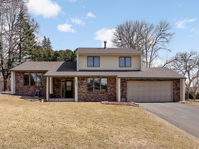 8039 Dakota Ln, Chanhassen, MN, 55317