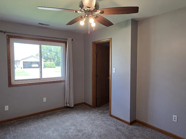 1610 Beech Dr — Photo 11