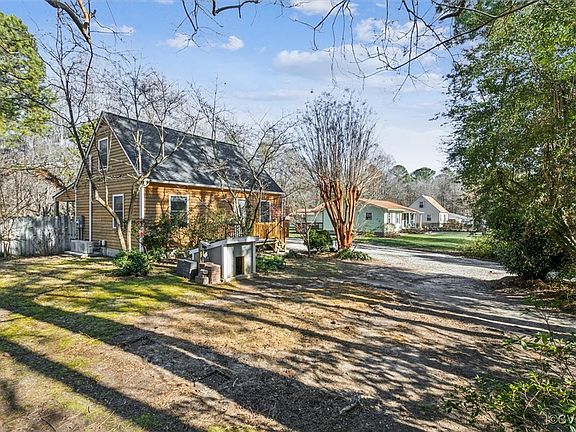 3rd image of 128 Racefield Dr