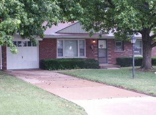 9905 Live Oak Ct, Saint Louis, MO 63123