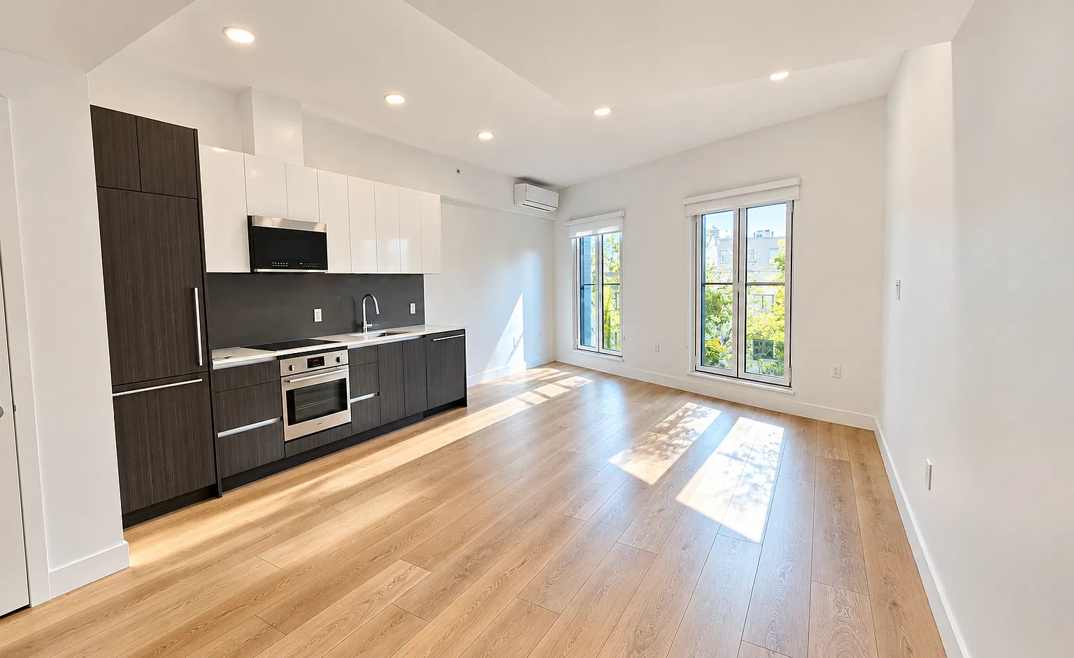 333 Carrall St — Photo 2