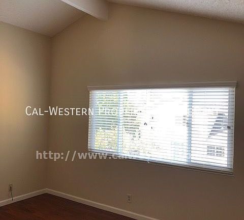 4th image of 739 Swanswood Ct