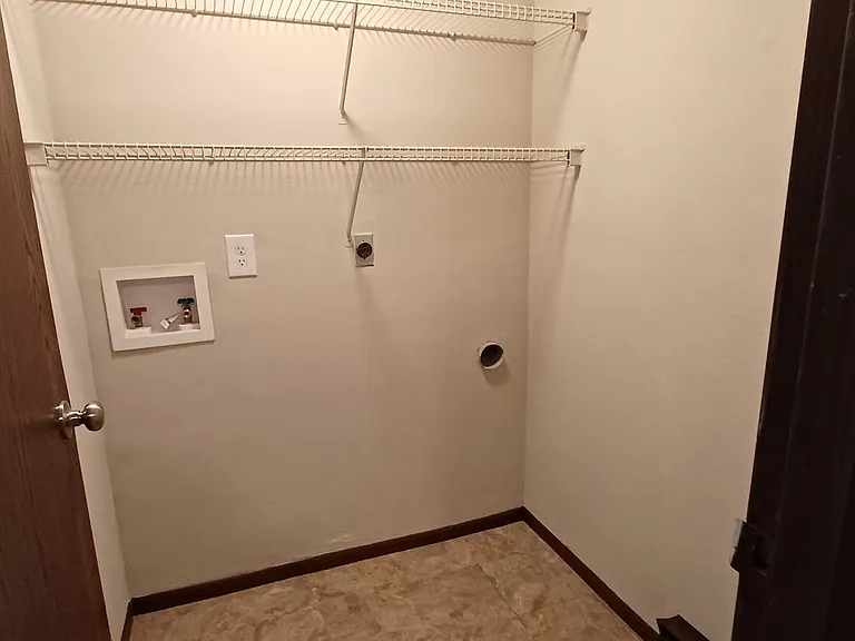 Sanlor Apartments — Photo 10