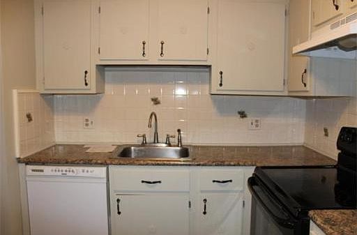 3rd image of 65 Milliken Ave APT 12
