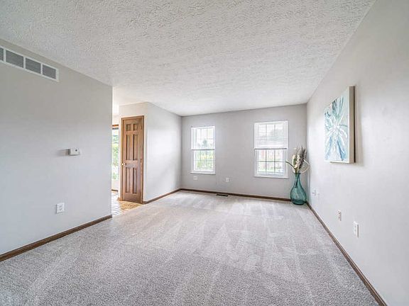 5th image of 316 Center Park Dr