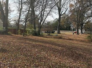 515 Stokes St, Blackstone, VA 23824