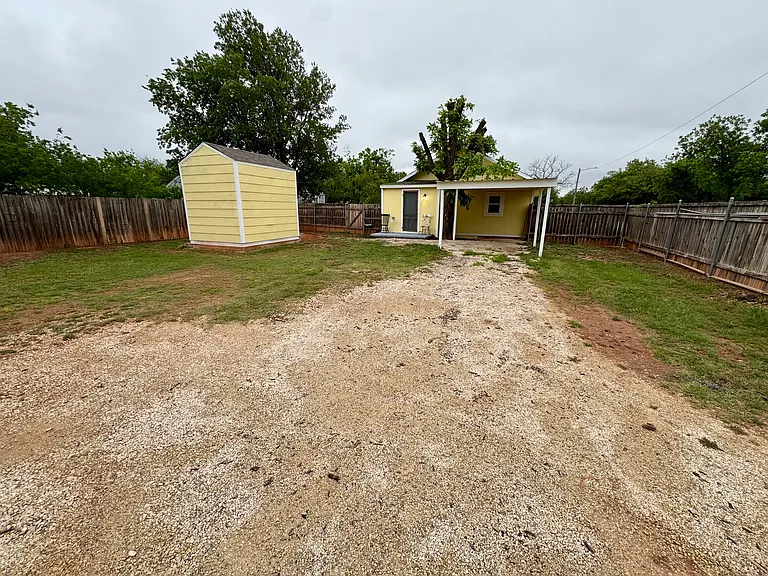282 Carl St — Photo 4