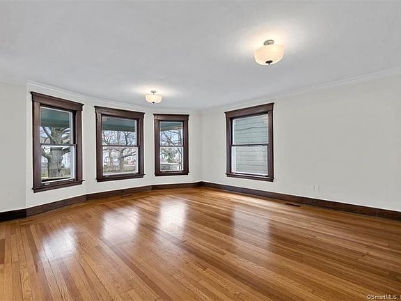 5th image of 24 Howard Ave #1