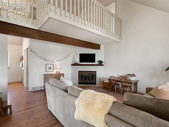 4th image of 5374 Bluestem Dr