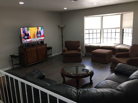 2nd image of 4501 Del Monte Ave