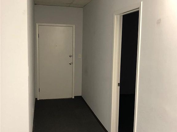 3rd image of 95 Broadway