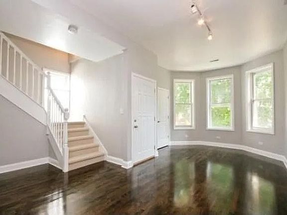 2nd image of 2834 N Hamlin Ave #2